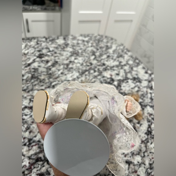 CUDDLE WIT, LTD.   Porcelain Doll Collectible MEMORIES Blonde Curly Hair - Picture 11 of 11